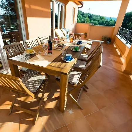 Apartment Kristina Supetarska Draga